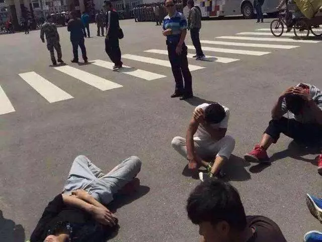 考上大學父親卻不供,我懷恨離家,8年後繼母才說出實情