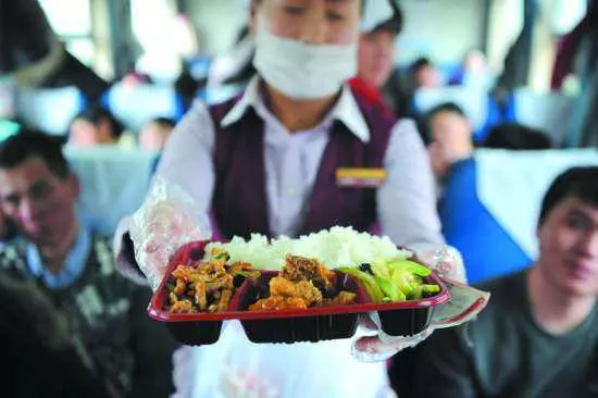韓國遊客首次坐中國高鐵,指出這樣不足之處,網友們卻表示認同