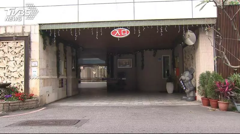 畫面曝光!張書維偕女記者 前後進摩鐵