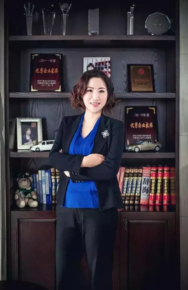 巾幗英雄!她不到20歲開始「當卡車司機」 靠自己拚成汽車公司CEO 「身價400億」不忘貢獻公益