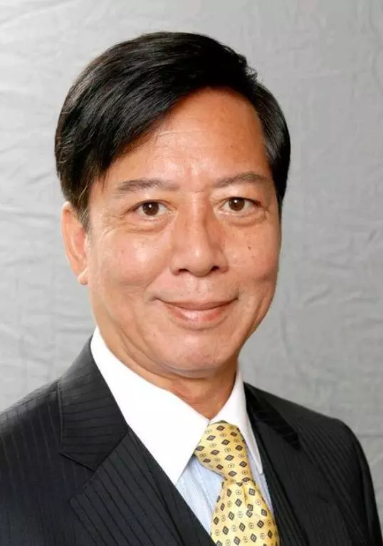 66歲TVB老戲骨駱應鈞患病無奈減產,出院至今無工作感嘆人走茶涼~~~