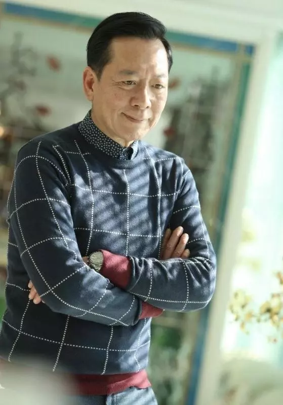 66歲TVB老戲骨駱應鈞患病無奈減產,出院至今無工作感嘆人走茶涼~~~