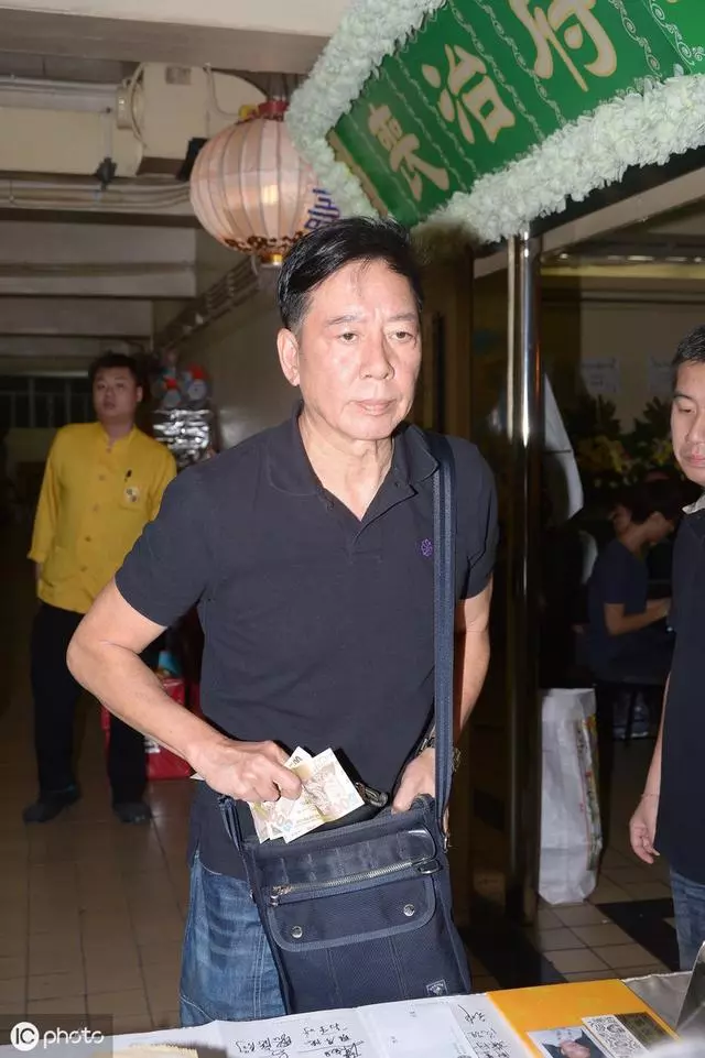 66歲TVB老戲骨駱應鈞患病無奈減產,出院至今無工作感嘆人走茶涼~~~