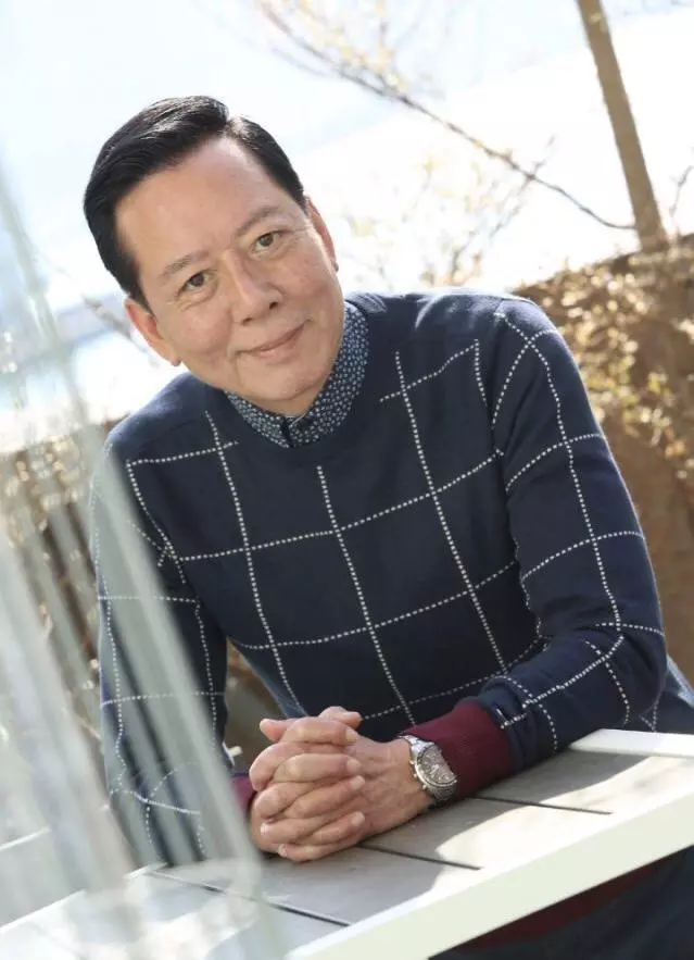 66歲TVB老戲骨駱應鈞患病無奈減產,出院至今無工作感嘆人走茶涼~~~