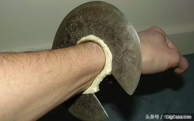強者才配得上!7種民族傳統「奇異武器」!#4 沒帶「這把刀」等於在這個國家「沒尊嚴」!