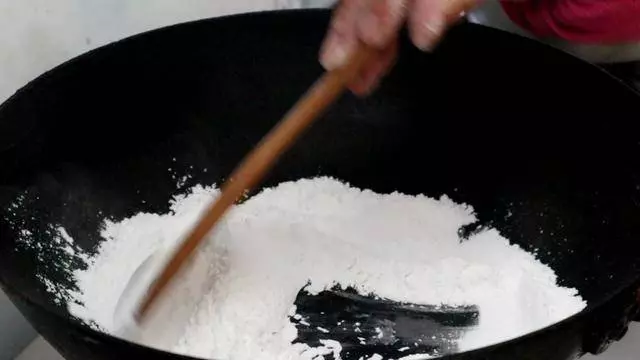 想喝黑芝麻糊,兩樣食材在家簡單搞定,味道香濃吃得放心