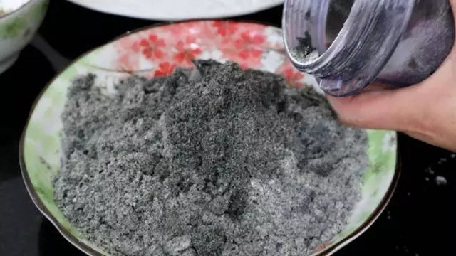 想喝黑芝麻糊,兩樣食材在家簡單搞定,味道香濃吃得放心