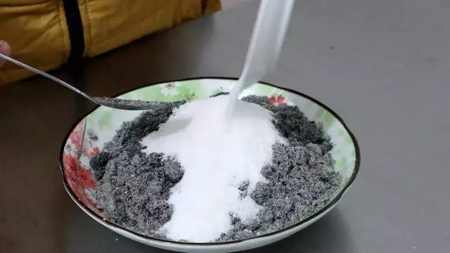 想喝黑芝麻糊,兩樣食材在家簡單搞定,味道香濃吃得放心