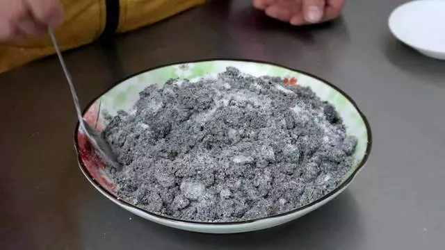 想喝黑芝麻糊,兩樣食材在家簡單搞定,味道香濃吃得放心