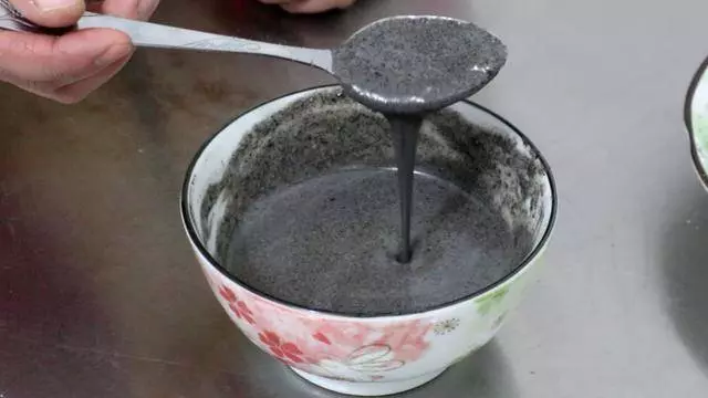 想喝黑芝麻糊,兩樣食材在家簡單搞定,味道香濃吃得放心