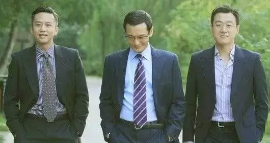 人生有三大幸運:上學時遇到一位好老師,工作時遇到一位好師傅,成家時遇到一個好伴侶。