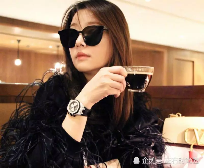 林心如曬素顏照似少女,看清她的拍照姿勢後,一般人可做不到!