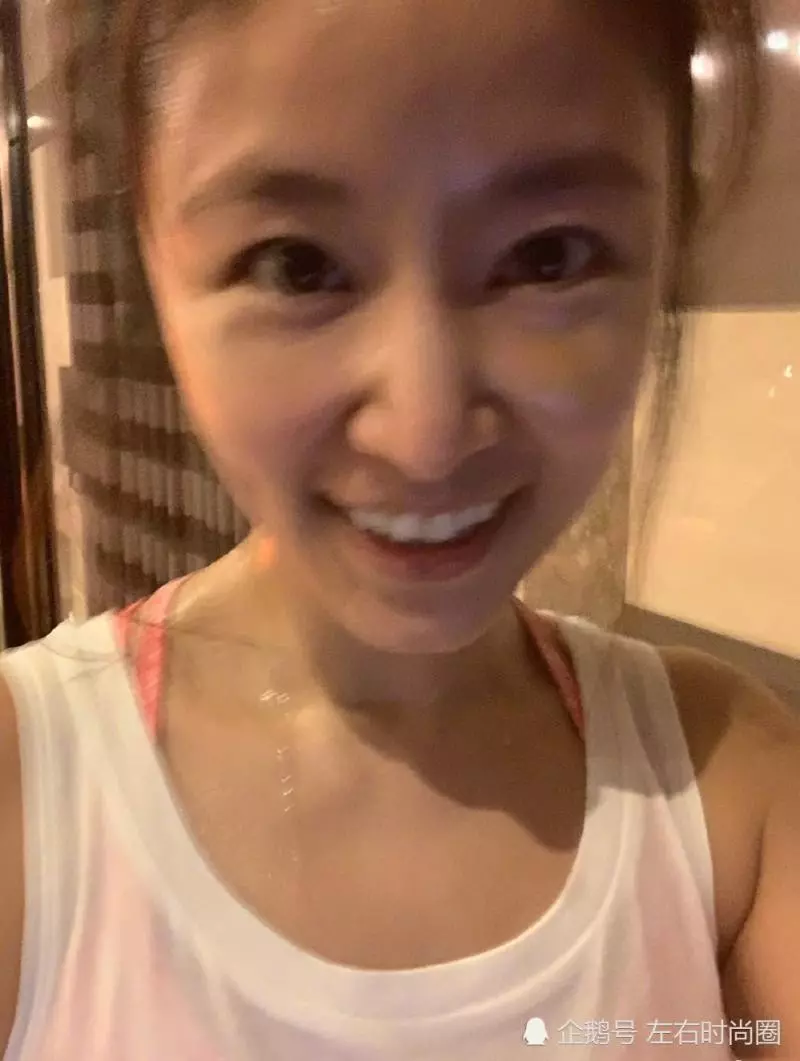 林心如曬素顏照似少女,看清她的拍照姿勢後,一般人可做不到!