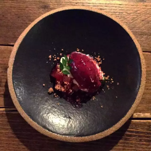 奇葩日本小酒館!大清早就有顧客開始排隊去吃麵包!!