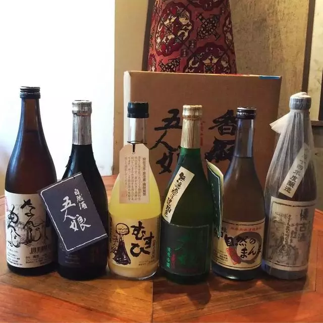 奇葩日本小酒館!大清早就有顧客開始排隊去吃麵包!!