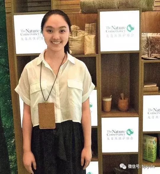 李連傑女兒,7歲給劉德華伴舞,8歲跟成龍走紅毯,16歲成這樣!