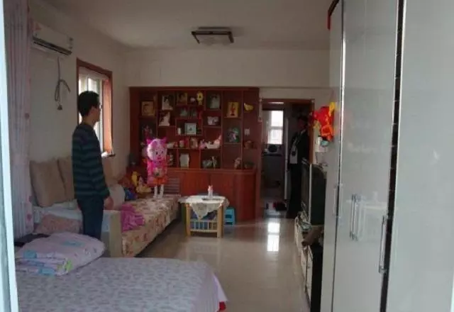 堂兄帶伯母進城看病借宿我家,老婆好生相待,我卻把他們掃地出門
