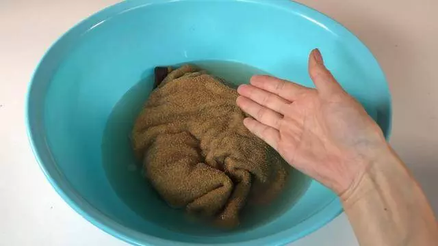還在傻傻用肥皂洗毛巾?教你1個妙招,毛巾洗完就跟新的一樣,乾淨又健康