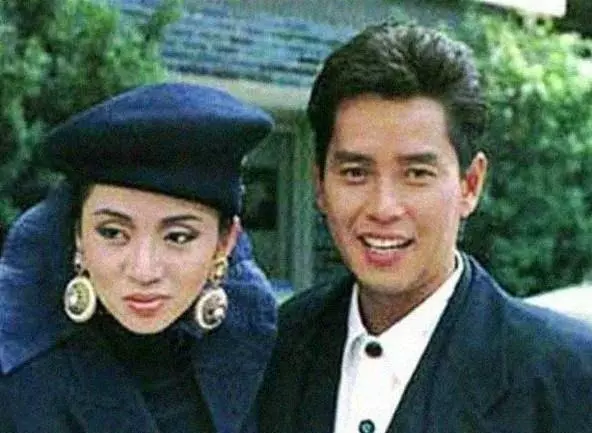 娛樂圈「二女侍一夫」的明星,最後一位5人同擠一張床!