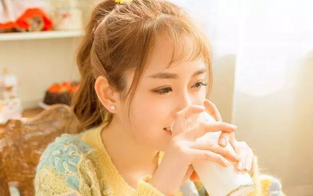 小姑子離婚回娘家,婆婆讓我把臥室讓出來,我搬走,小姑子蒙住