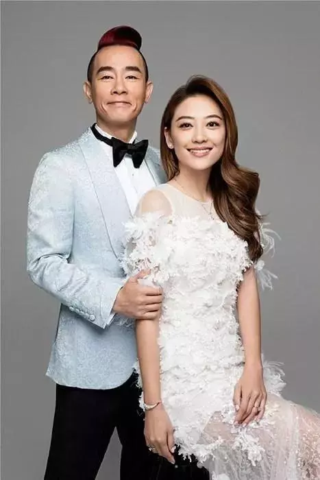 結婚九年拍四次婚紗照！應采兒曝光最新一輯婚紗照：見證老公成長