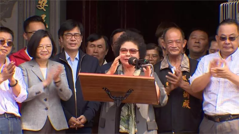 蔡總統到高雄重申護主權 菊邁行動相挺