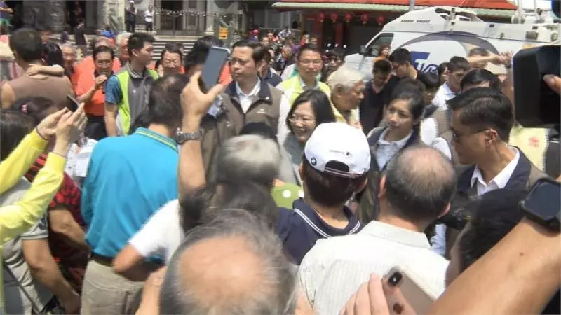 蔡總統到高雄重申護主權 菊邁行動相挺