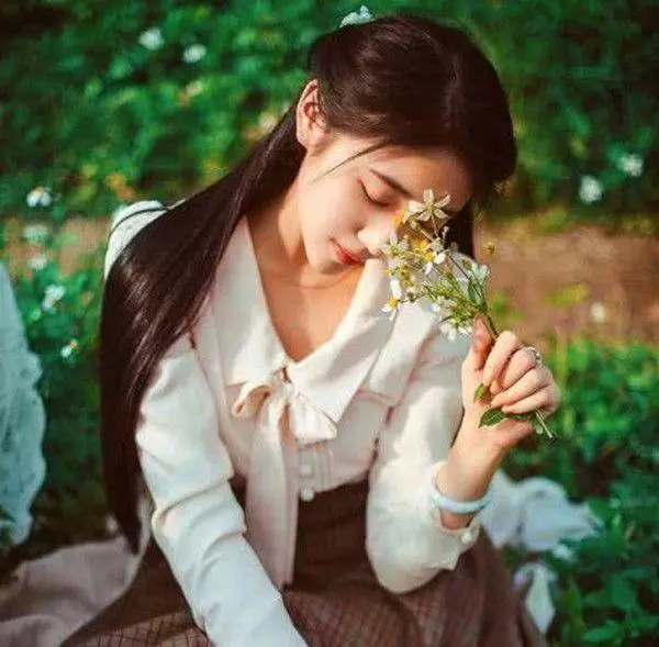 千金小姐婚後敗家引婆家不滿,婆婆生日,妻子送貴禮遭丈夫怒罵!