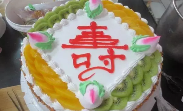 婆婆大壽姑子不來,我買了一個蛋糕,老公把我打回娘家