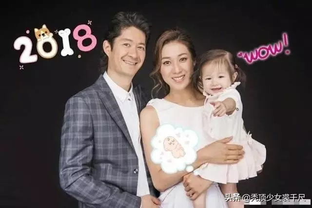 TVB小花鐘嘉欣首度帶二胎公開現身,寶寶頭髮濃密模樣俊俏可愛!