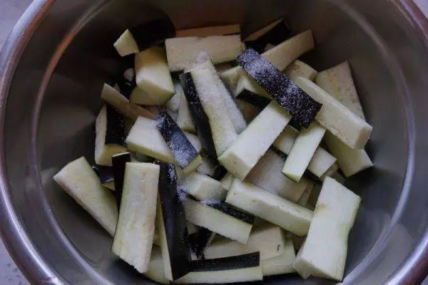 教你在家做美味的燒茄子,比紅燒肉還下飯,做法簡單,吃著特別爽