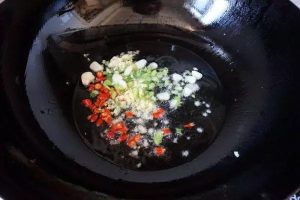 教你在家做美味的燒茄子,比紅燒肉還下飯,做法簡單,吃著特別爽