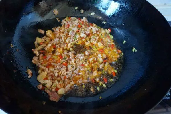 教你在家做美味的燒茄子,比紅燒肉還下飯,做法簡單,吃著特別爽