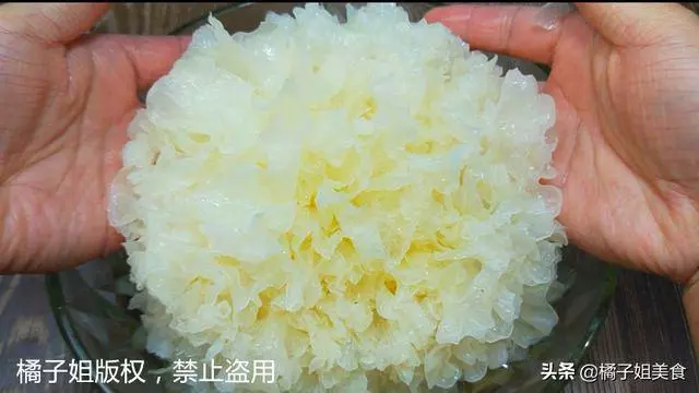 銀耳全身都是寶,教你一個秘製做法,比煮粥還好吃,給肉都不換 -