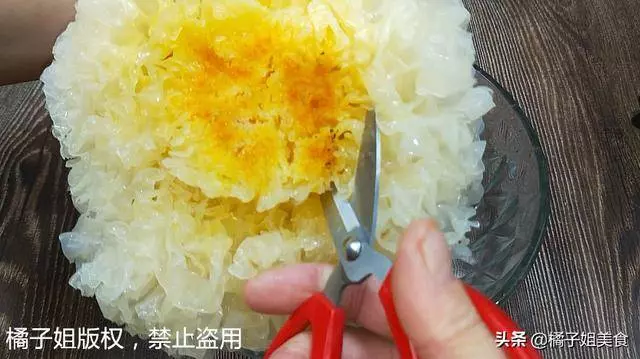 銀耳全身都是寶,教你一個秘製做法,比煮粥還好吃,給肉都不換 -