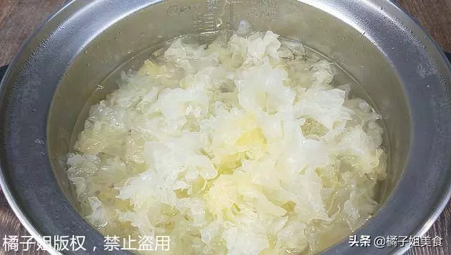 銀耳全身都是寶,教你一個秘製做法,比煮粥還好吃,給肉都不換 -