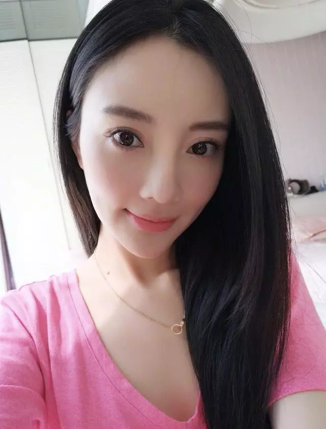 44歲李玟落淚承認科技整容,卻終究逃不過「蔡明臉」!