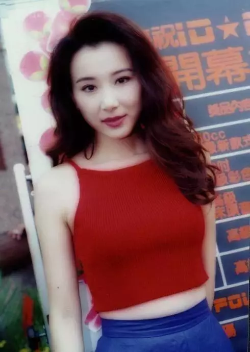 44歲李玟落淚承認科技整容,卻終究逃不過「蔡明臉」!