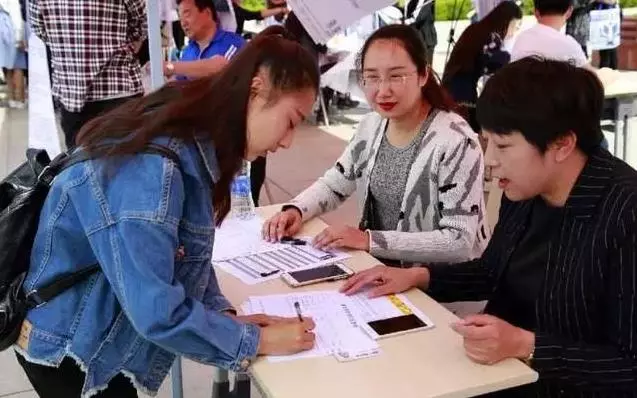 面試官:我有七個兒子,每個兒子各有一個妹妹,我一共有多少個子女?