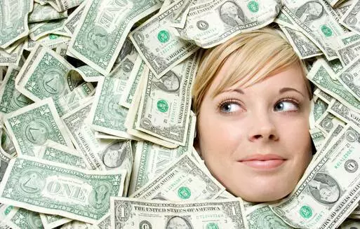 「我花一千塊買了三個LV,找到了一個富二代男朋友。」結局讓人大跌眼鏡....!你會娶這種女友嗎?