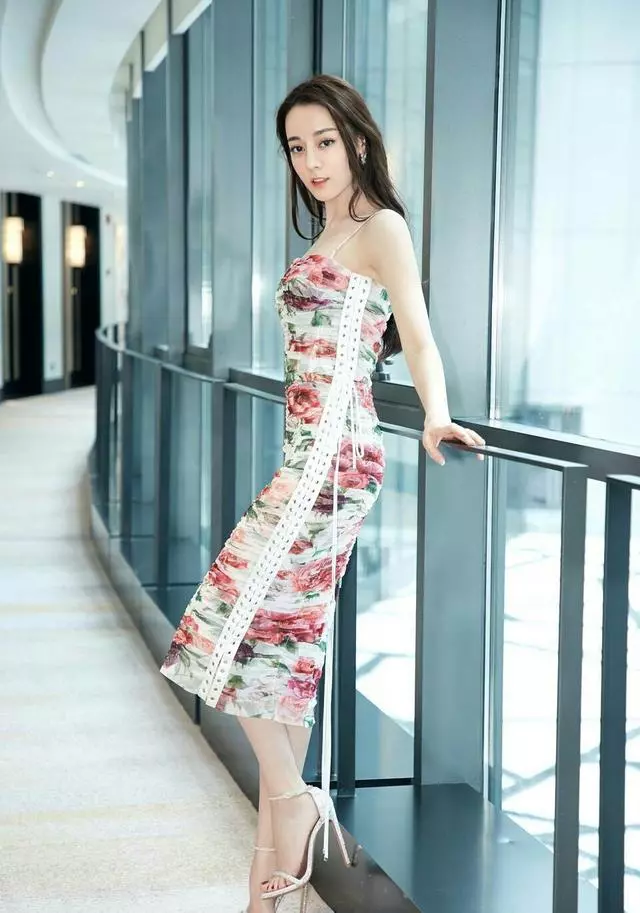 差超多!迪麗熱巴「真實身材照」瘋傳 網震驚:太離譜