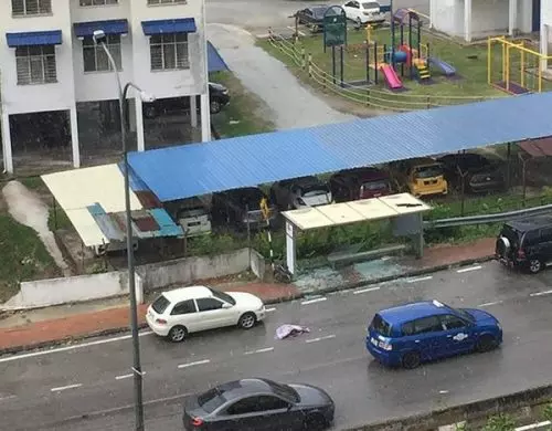 【馬來西亞不再太平!?】龍捲風襲擊Penang! 屋頂被吹翻, 玻璃全毀! 家被吹沒了! (內有影片)