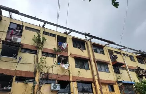 【馬來西亞不再太平!?】龍捲風襲擊Penang! 屋頂被吹翻, 玻璃全毀! 家被吹沒了! (內有影片)