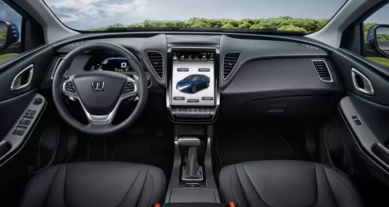 搶四門轎跑車市場 LUXGEN推S5 GT與GT225迎戰