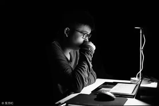 心血管醫生提醒:這4件事,比菸酒還要損傷血管,占一個也要改