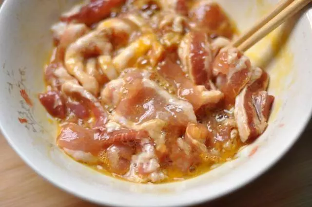 最簡單方便的酥肉扣碗做法,學會了在家輕鬆搞定