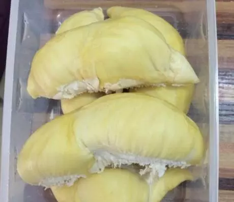 原來榴槤也分「公母」?學會這2招,保你挑到肉多口感好的母榴槤