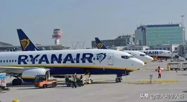 義大利一飛機發動機冒煙,波音737的又一場空中驚魂