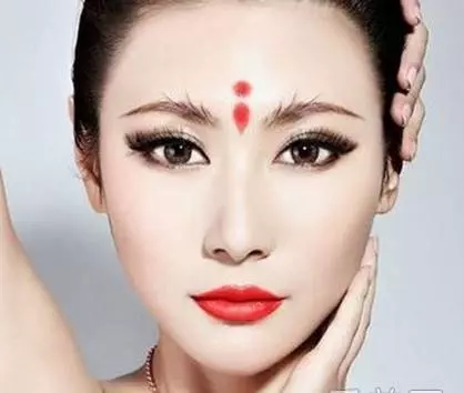 女 人 這 裡 長 痣,不 能 娶,容 易 帶 綠 帽