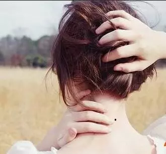女 人 這 裡 長 痣,不 能 娶,容 易 帶 綠 帽